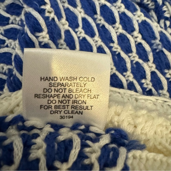 Rare Romeo & Juliet Couture Contrast Trim Textured Knit Sweater Sz M Blue Cream - Picture 9 of 10